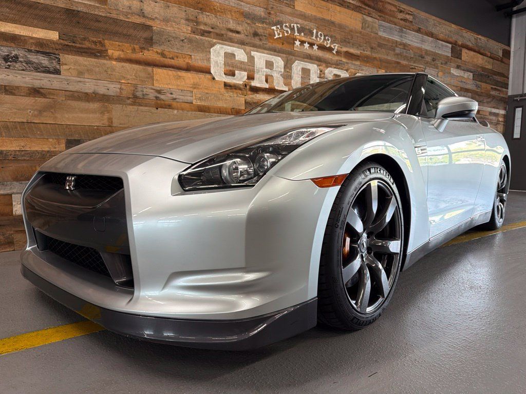 Used 2009 Nissan GT-R Premium AWD/4WD image 13