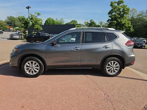 Used 2020 Nissan Rogue SV AWD/4WD image 2