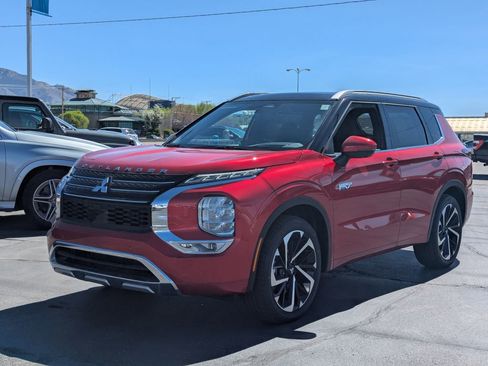 Used 2025 Mitsubishi Outlander 4WD Plug-In Hybrid image 9