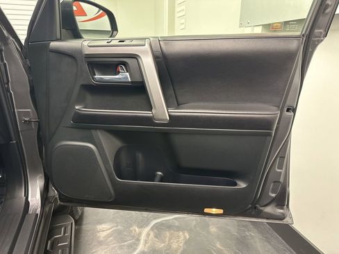 Used 2016 Toyota 4Runner SR5 Premium AWD/4WD image 10