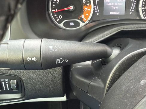 Used 2018 Jeep Renegade Latitude w/ Popular Equipment Group AWD/4WD image 14