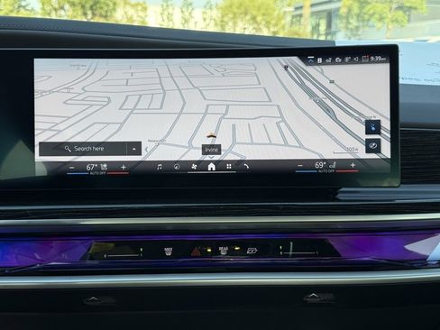 Used 2025 BMW i7 eDrive50 w/ M Sport Package image 16