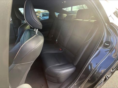 Used 2023 Toyota Crown Limited image 19