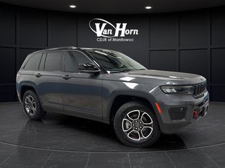 Used 2022 Jeep Grand Cherokee Trailhawk w/ Luxury Tech Group III AWD/4WD video 1