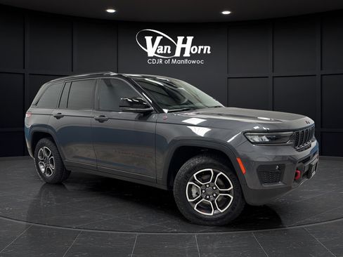 Used 2022 Jeep Grand Cherokee Trailhawk w/ Luxury Tech Group III AWD/4WD image 1