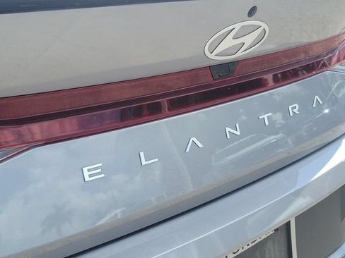 Used 2025 Hyundai Elantra Sport FWD image 6