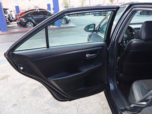 Used 2016 Toyota Camry SE FWD image 10