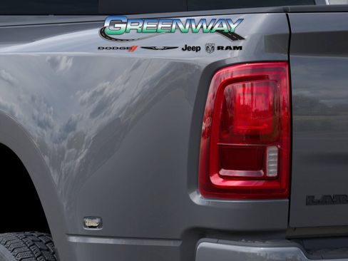 New 2026 RAM 3500 Laramie AWD/4WD image 9