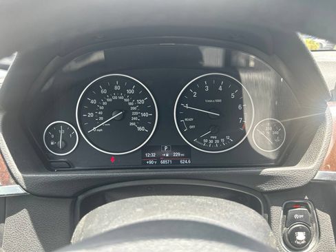 Used 2015 BMW 320i Sedan RWD image 15