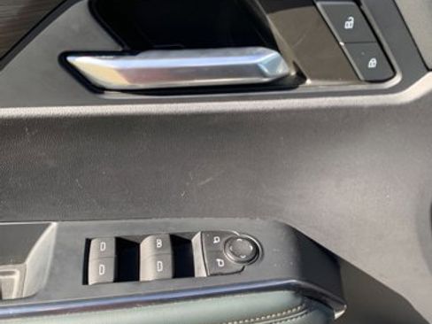 Used 2024 GMC Acadia AT4 image 13