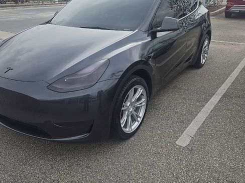 Used 2024 Tesla Model Y Long Range image 1