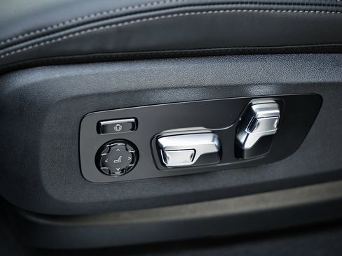 New 2026 BMW X7 xDrive40i w/ M Sport Package image 23