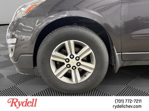 Used 2017 Chevrolet Traverse LT AWD/4WD image 9