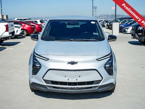 Used 2023 Chevrolet Bolt LT w/ Infotainment Package FWD image 2