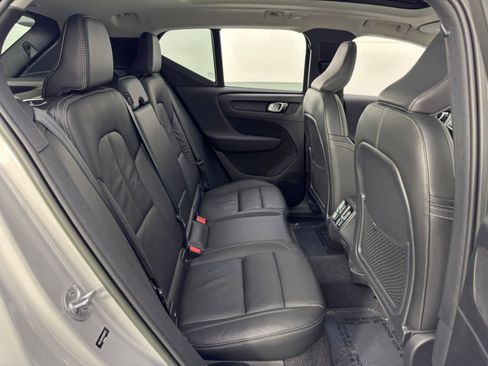 Used 2023 Volvo XC40 B5 Ultimate w/ Protection Package Premier image 37