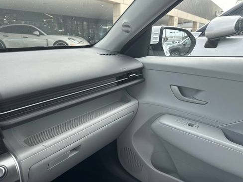 Used 2025 Hyundai Kona SEL FWD image 24