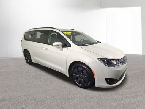 Used 2020 Chrysler Pacifica Limited w/ Advanced Safetytec Group image 13
