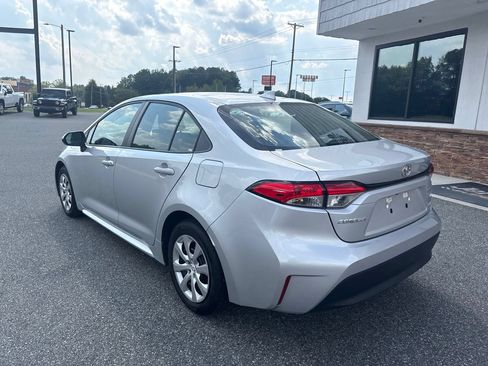 Used 2025 Toyota Corolla LE w/ Convenience Package FWD image 7