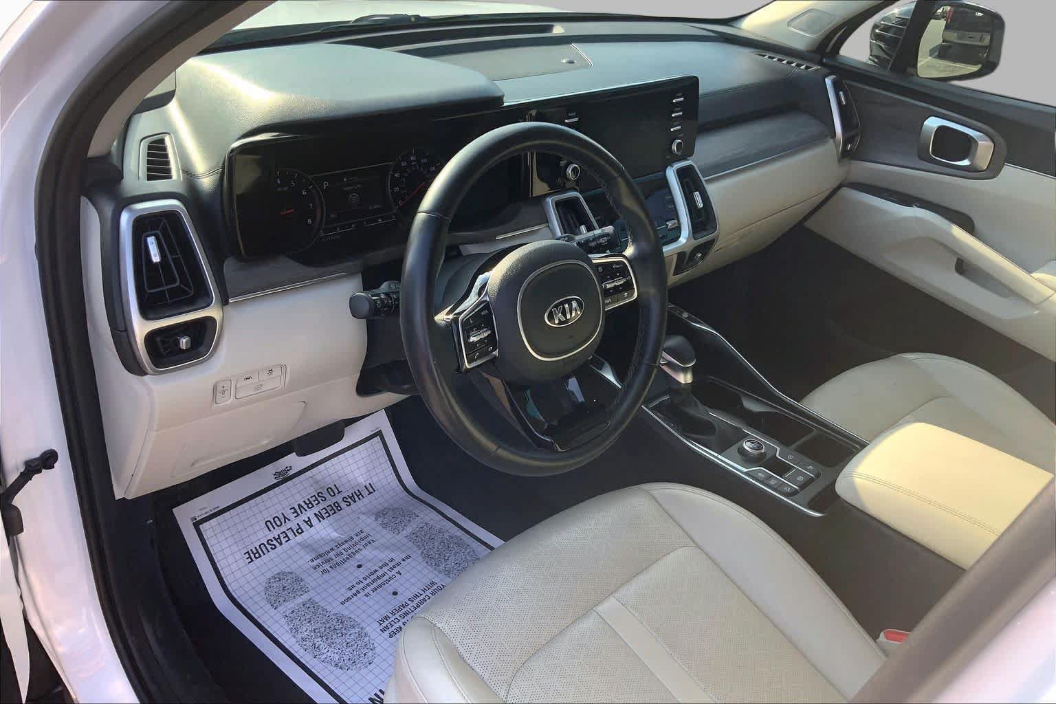Used 2021 Kia Sorento EX FWD image 17