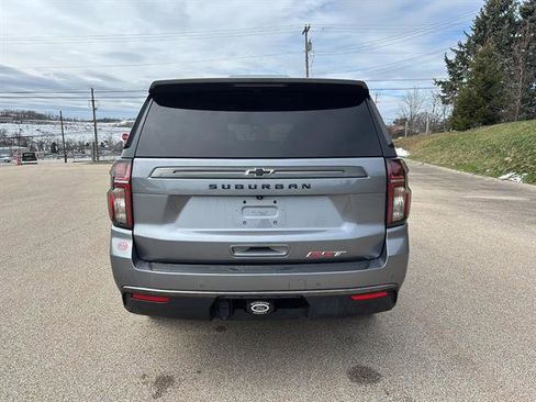 Used 2022 Chevrolet Suburban RST w/ Luxury Package image 3