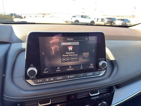 Used 2021 Nissan Rogue SV image 18