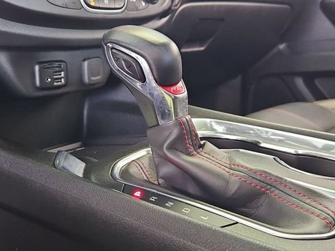 Used 2023 Chevrolet Traverse RS FWD image 16