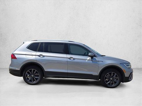 Used 2023 Volkswagen Tiguan SE FWD image 4
