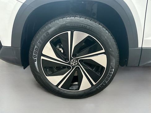 Used 2023 Volkswagen Taos SE image 30