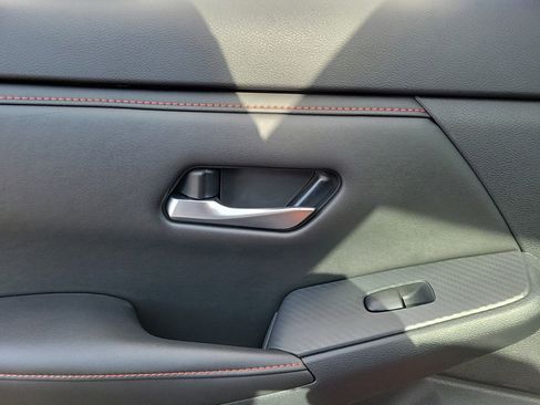 Used 2025 Nissan Sentra SR w/ SR Premium Package image 12