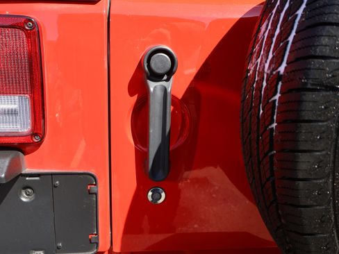 Used 2017 Jeep Wrangler Unlimited Sport image 15