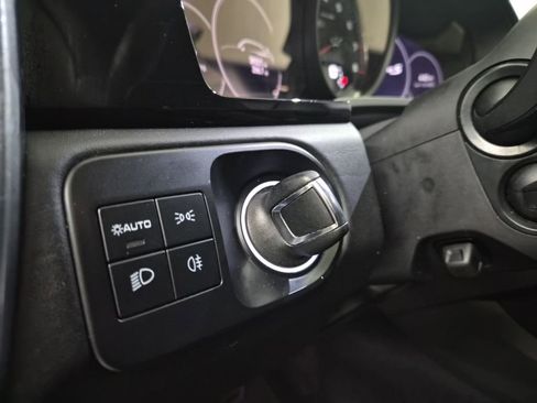 Used 2022 Porsche Cayenne S image 16