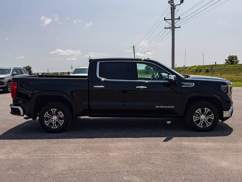 Used 2025 GMC Sierra 1500 SLT AWD/4WD image 4