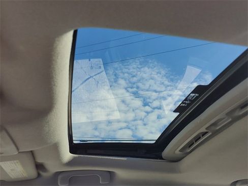 Used 2015 Chevrolet Sonic LTZ w/ Advanced Safety Package image 30