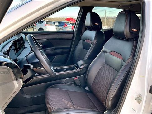 Used 2025 Nissan Kicks SR w/ SR Premium Package image 10