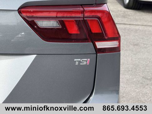 Used 2018 Volkswagen Tiguan SEL Premium image 37