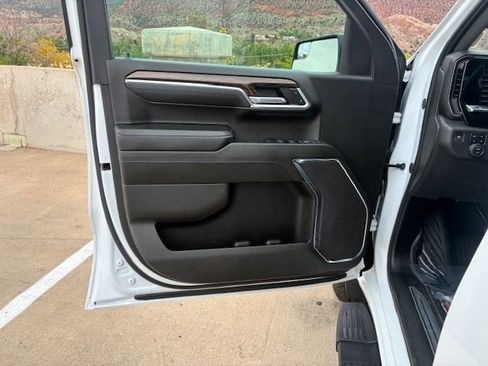 Used 2024 Chevrolet Silverado 1500 LT Trail Boss w/ Protection Package AWD/4WD image 10