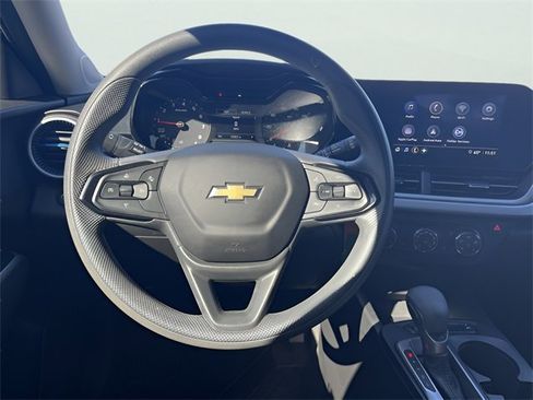Used 2025 Chevrolet Trax LS w/ LS Convenience Package image 15