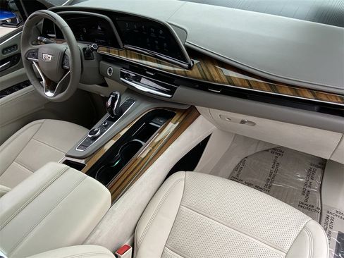 Used 2021 Cadillac Escalade Sport Platinum image 12