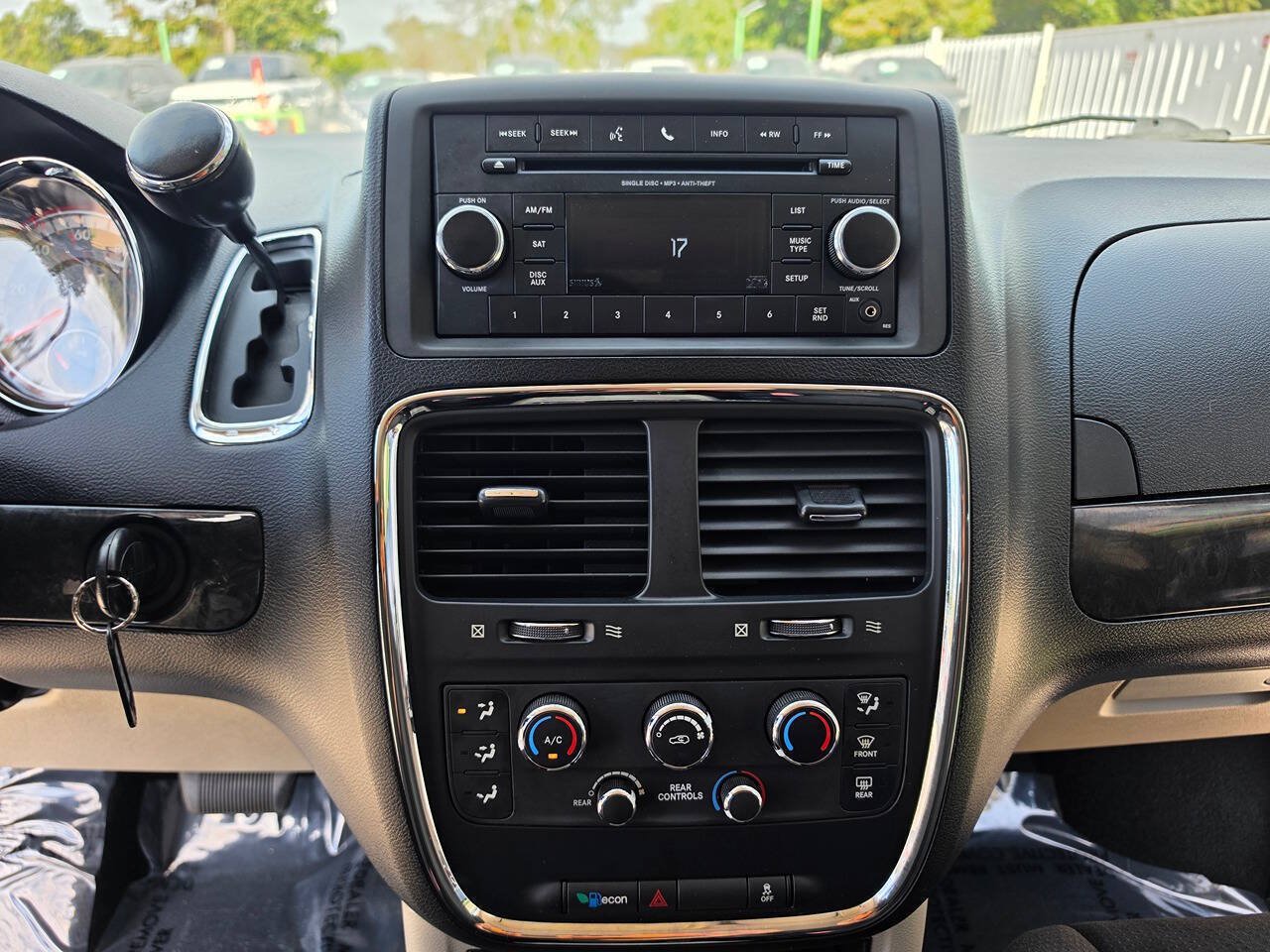 Used 2012 Dodge Grand Caravan SE FWD image 36