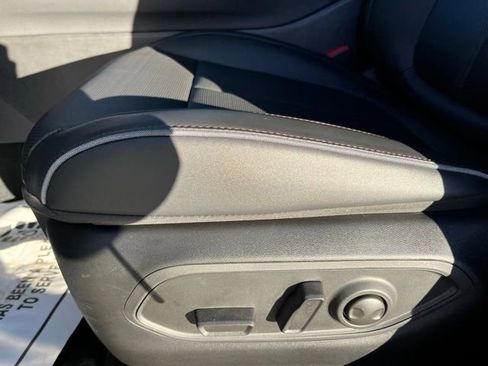 Used 2025 Jeep Wagoneer S Limited image 14