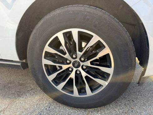 Used 2025 Ford Expedition Platinum AWD/4WD image 10
