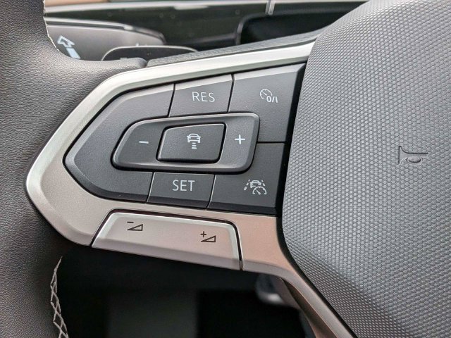 New 2026 Volkswagen Atlas SE FWD image 27