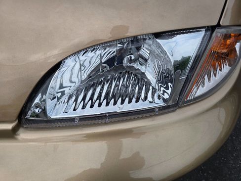 Used 2000 Chevrolet Cavalier LS w/ Preferred Equipment Group 2 FWD image 9