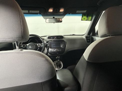 Used 2018 Kia Soul Base w/ Convenience Package image 17