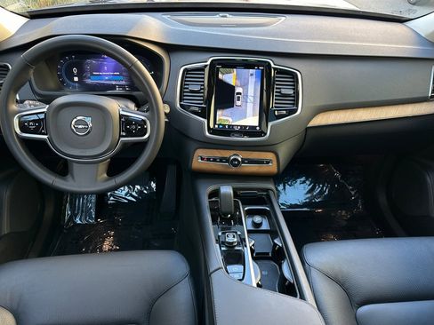 Used 2024 Volvo XC90 T8 Plus image 14