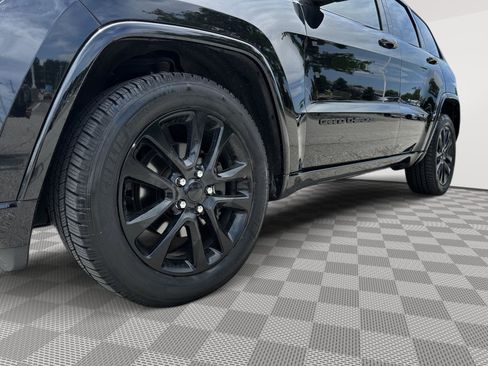 Used 2020 Jeep Grand Cherokee Altitude AWD/4WD image 6