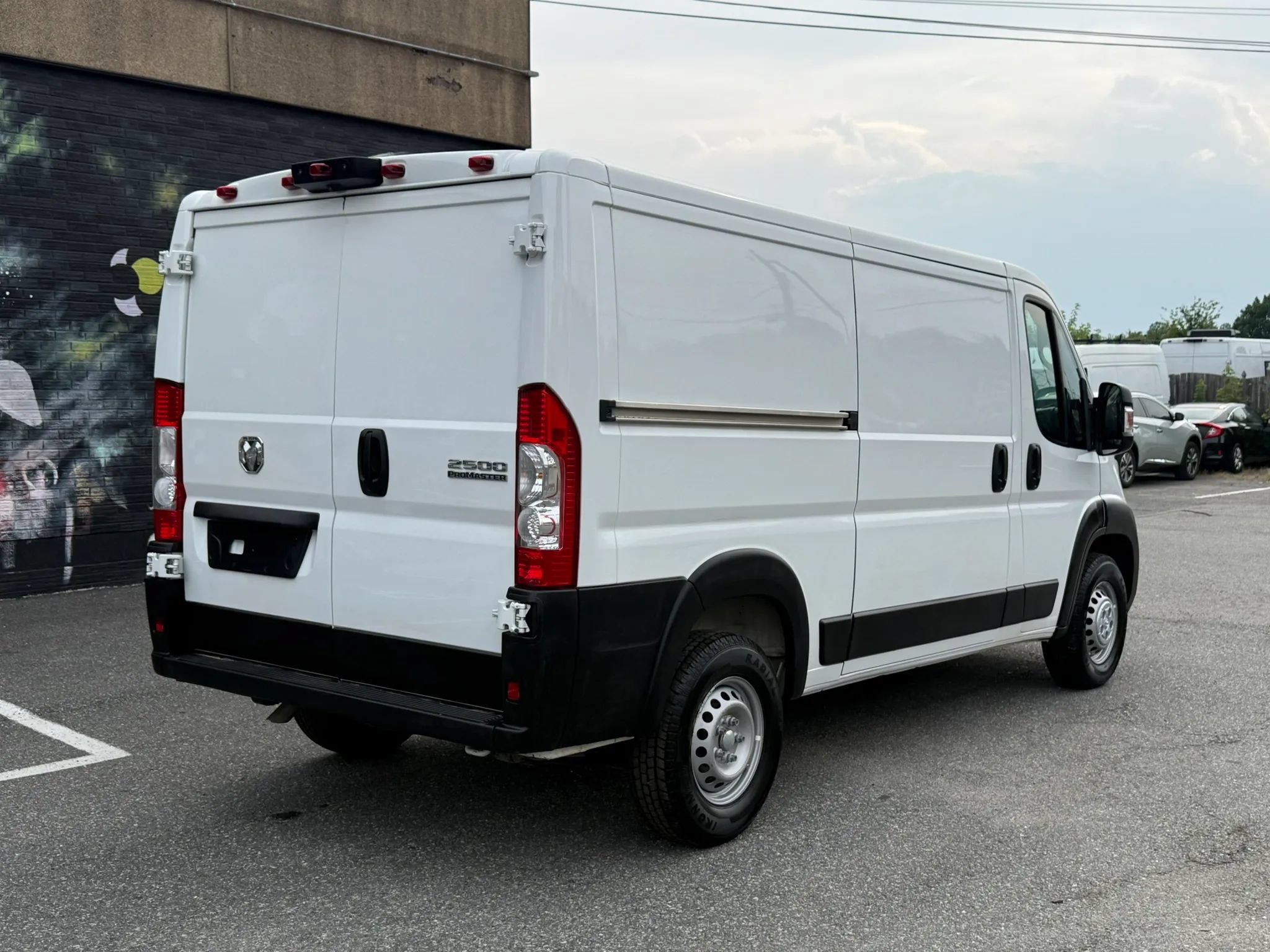 Used 2025 RAM ProMaster 2500 w/ Convenience Group FWD image 19