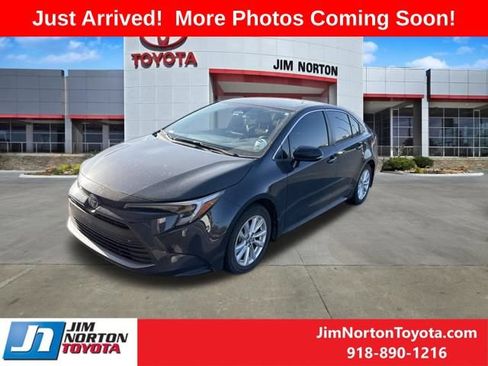 Used 2024 Toyota Corolla XLE FWD image 4
