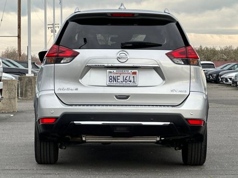 Certified 2019 Nissan Rogue SV w/ Premium Package image 5