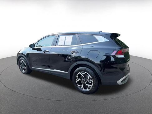 Used 2025 Kia Sportage LX FWD image 9